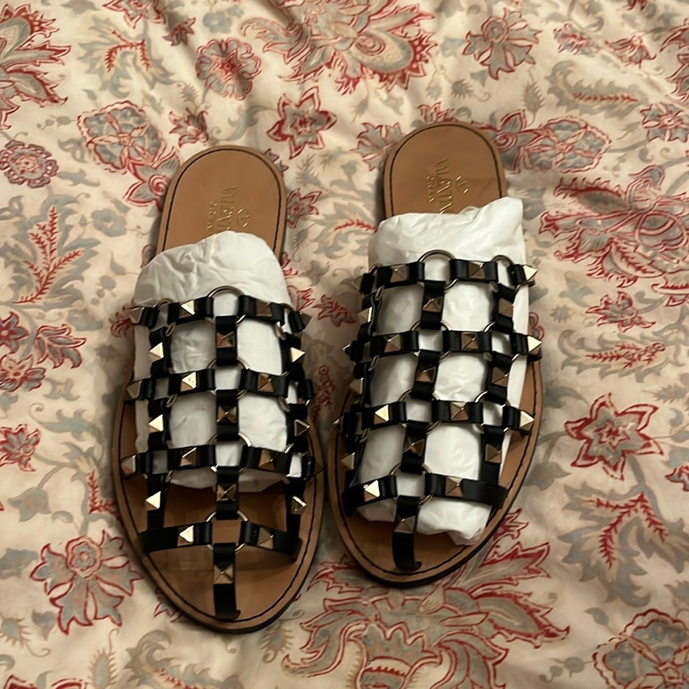 Valentino size 40 tipped NWOT